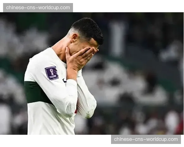 VAR争议再起：利桑德罗红牌判罚标准引发英超裁判讨论